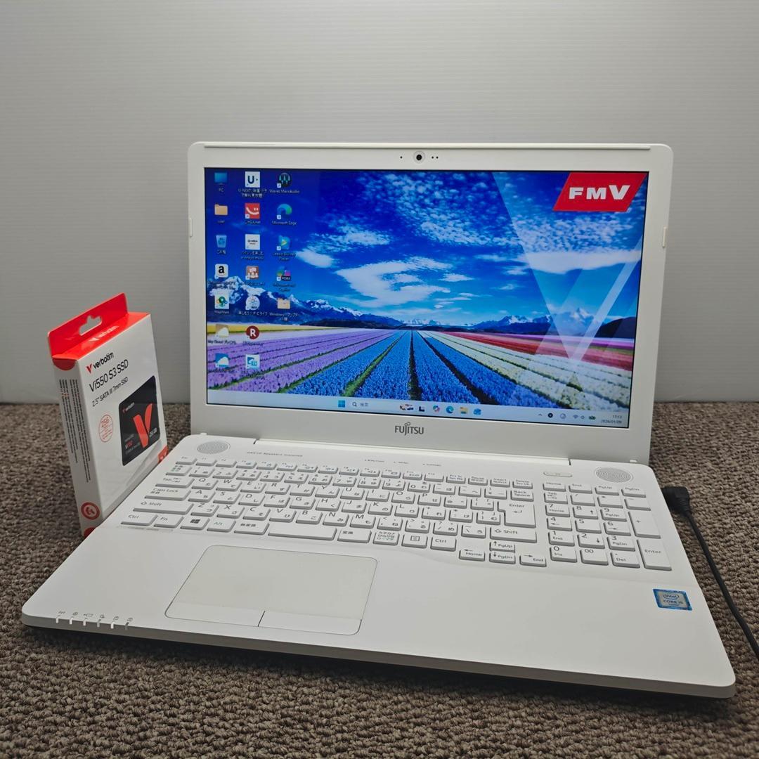 真っ白キレイ✨Windows11✨高速SSDリカバリ済み 富士通ノートパソコン