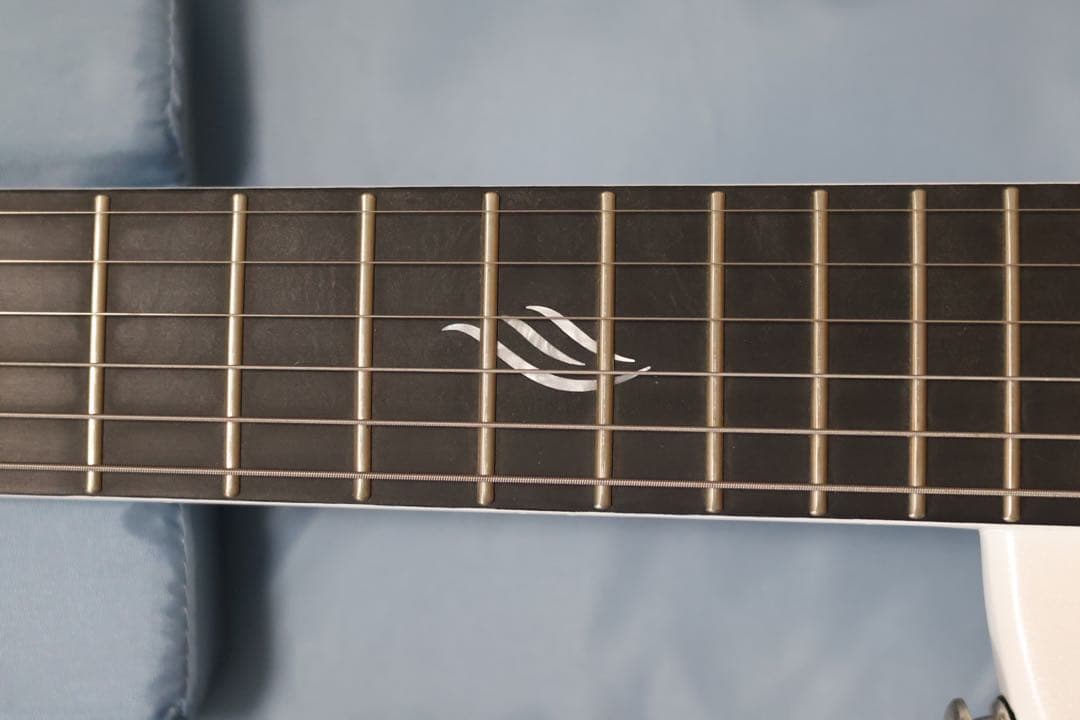 ENYA Nova Go Sonic スマートエレキギター　ホワイト