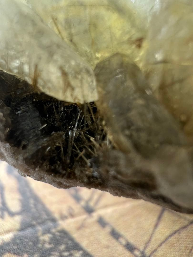 龍脈の精髄 ― 国産ブラックルチル⭐︎針水晶