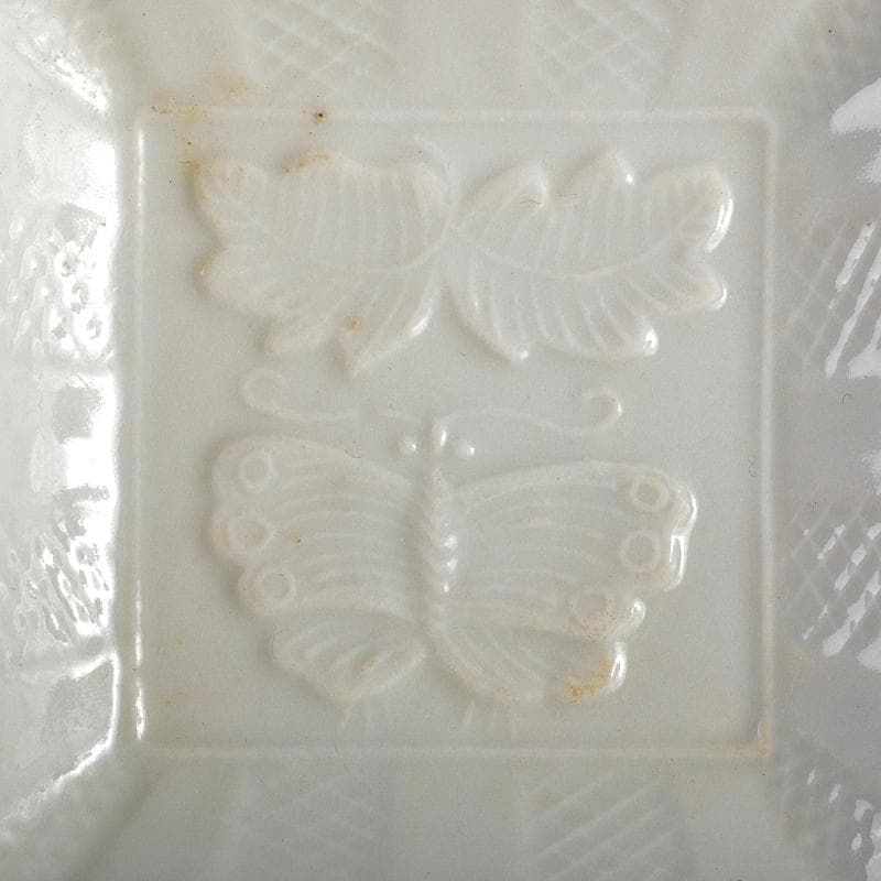 中国　明末期　白磁　陽刻　蝶文　四方小皿　五客　時代箱付　M　R5569