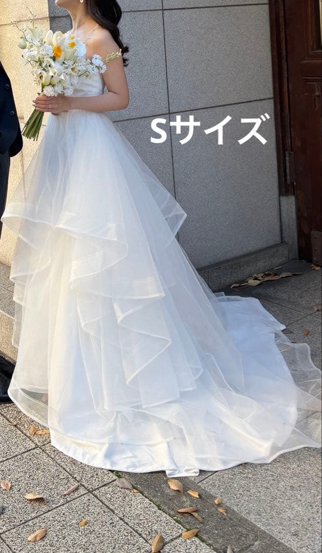 ホワイト フリル Aライン ウェディングドレス　ビタースウィート