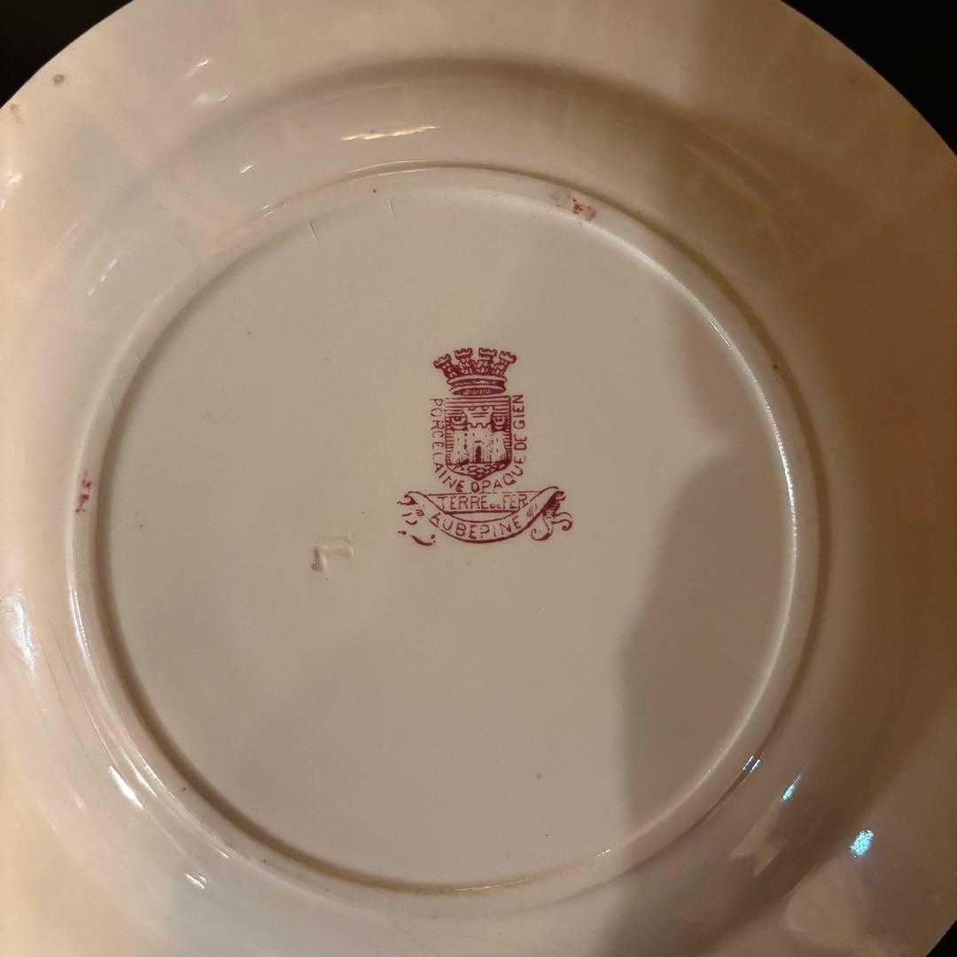 フランスアンティークプレート　赤色　花と蝶 2枚セット