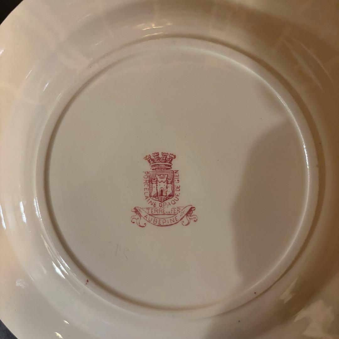 フランスアンティークプレート　赤色　花と蝶 2枚セット