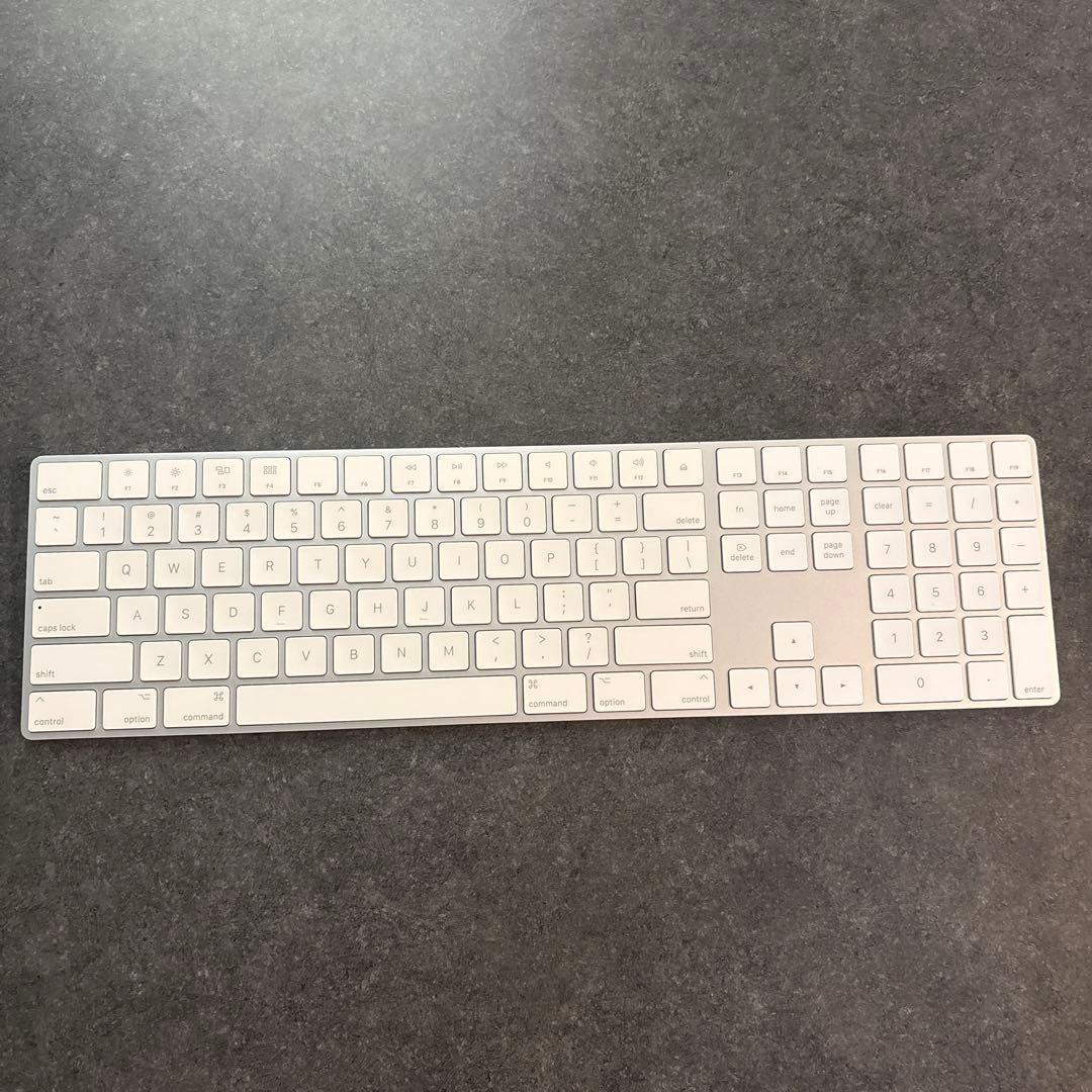 Apple Keyboard (US)ホワイトキー Trackpadセット