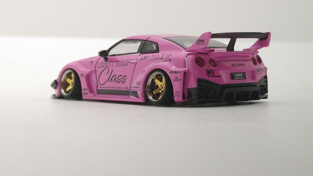 1/64 ミニカー MINIGT LBWK R35 GTR ピンク 改造品