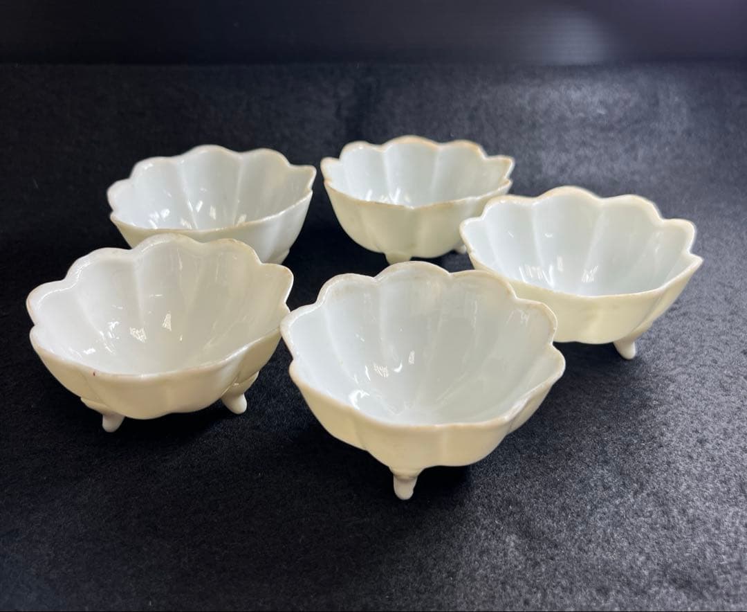 中国清朝時代　薄手白磁三足輪花小碗5客　幅約8㎝　東Y7-1208☆2Fタカチ