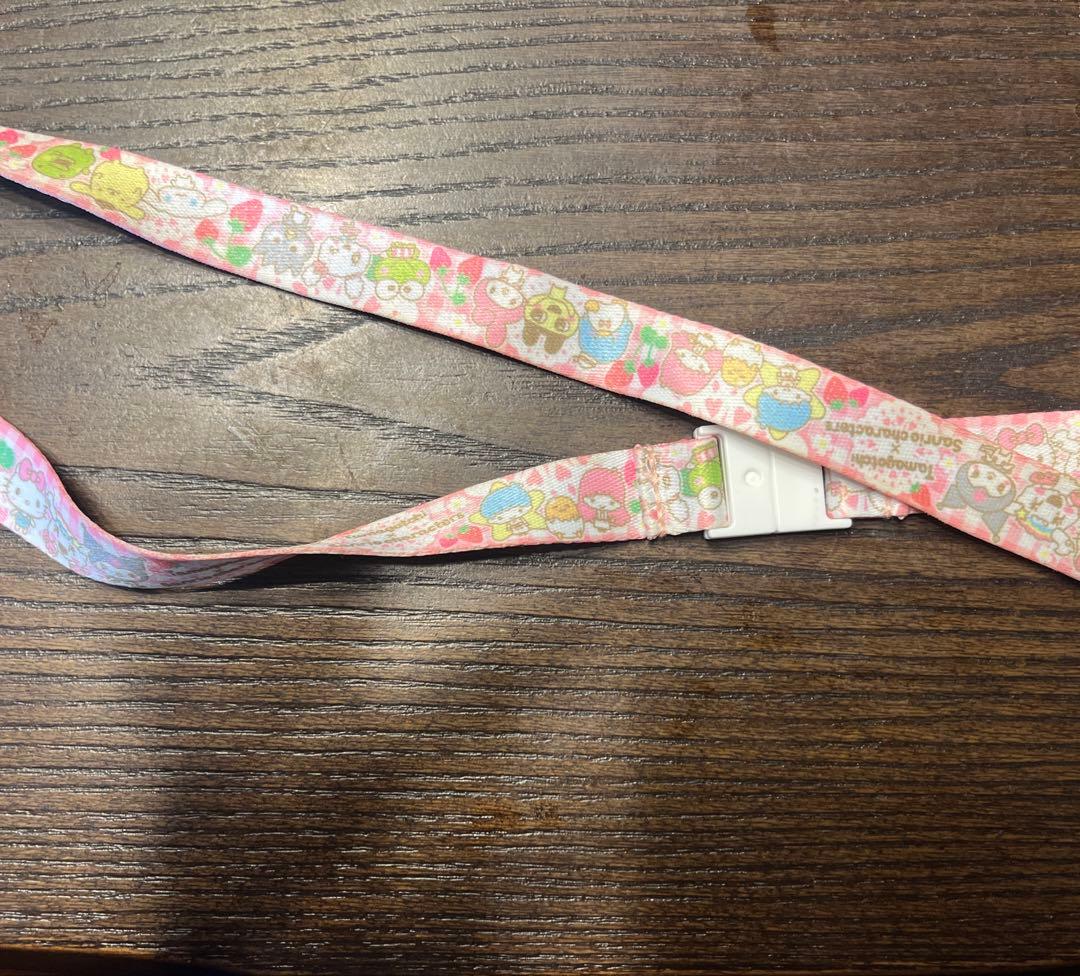 たまごっちみーつ サンリオキャラクターズ ピンク ストラップ付き