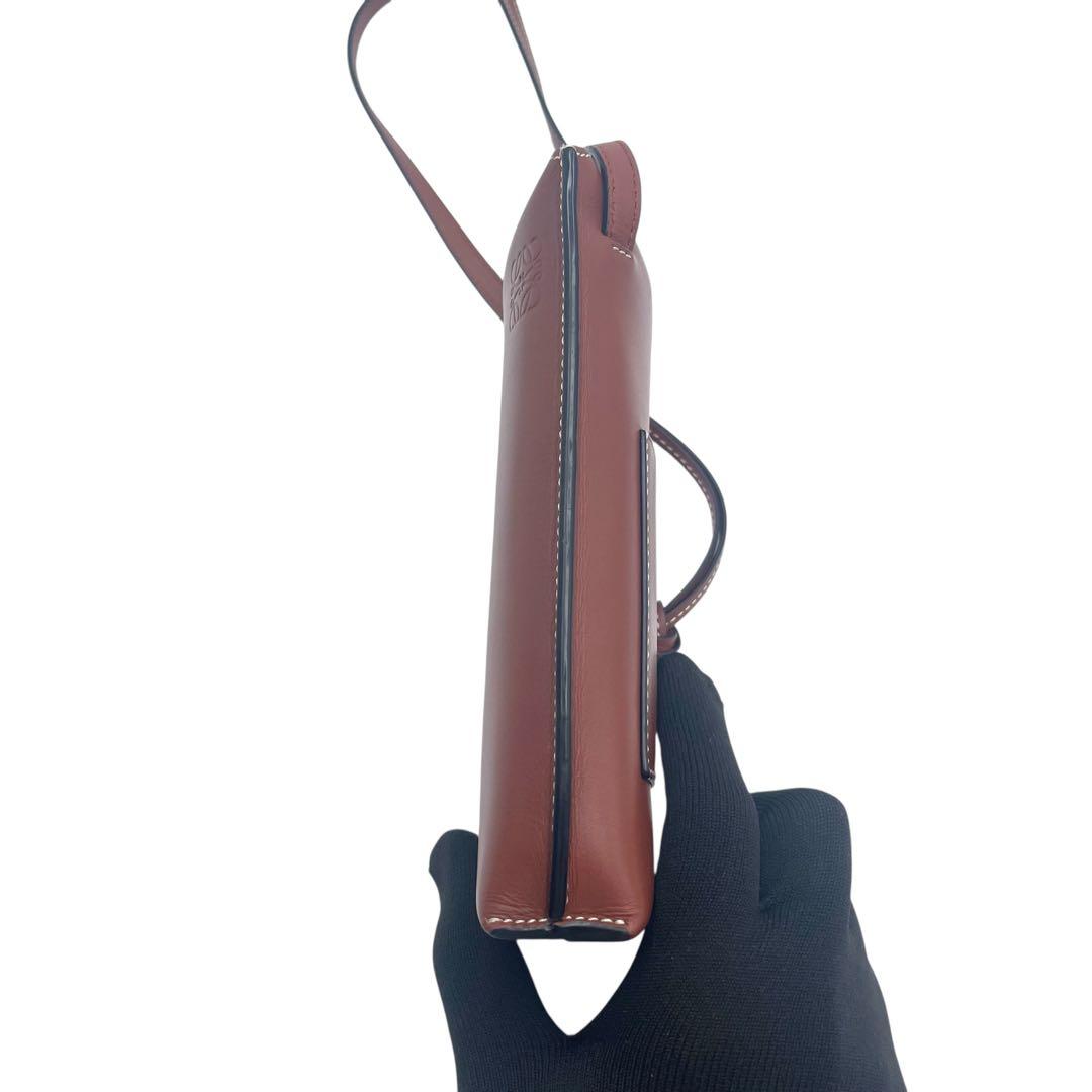 ロエベ　ゲートポケット　ショルダーバッグ　ポシェット　アナグラム　ブラウン