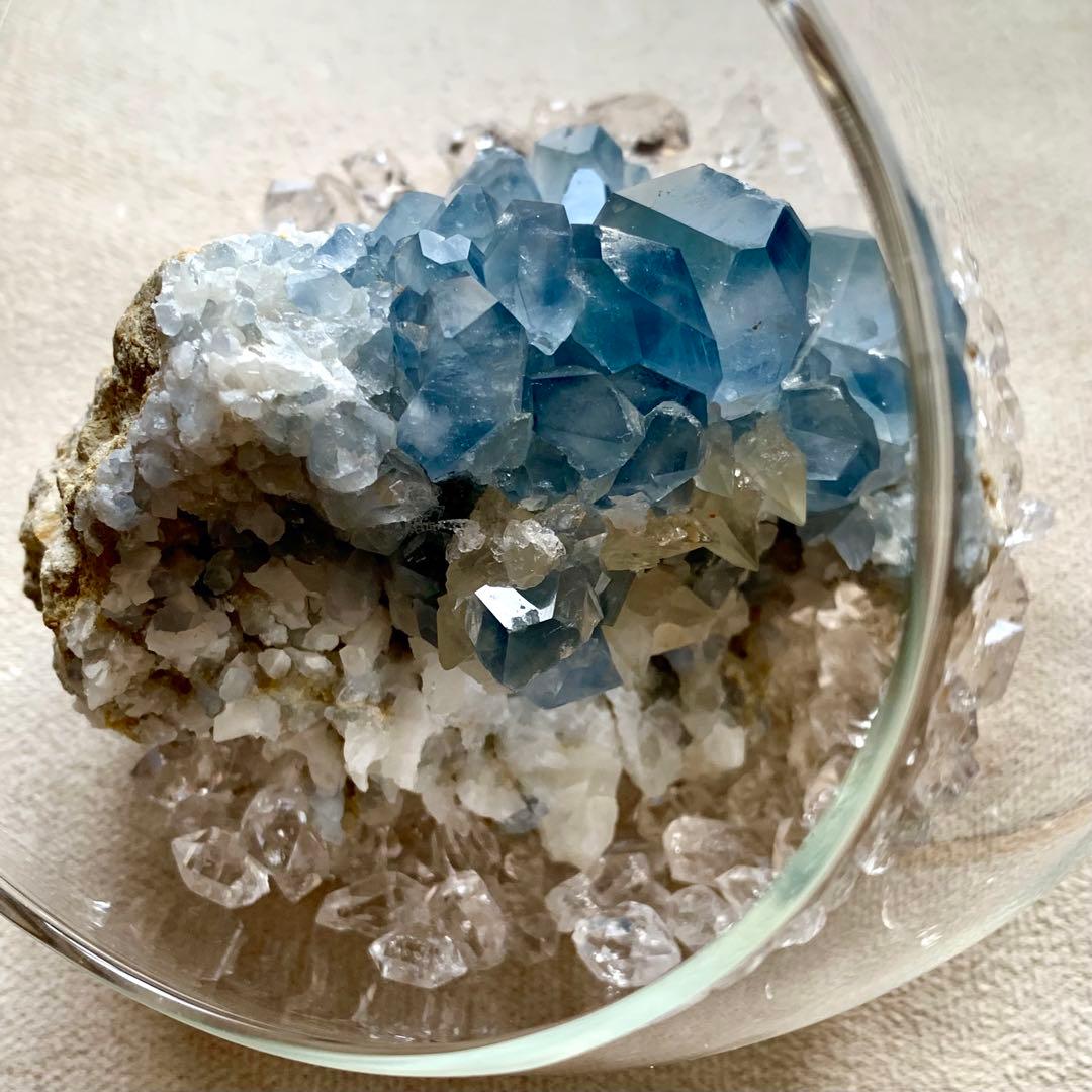 希少！犬牙状カルサイト共生のセレスティン特大クラスター標本