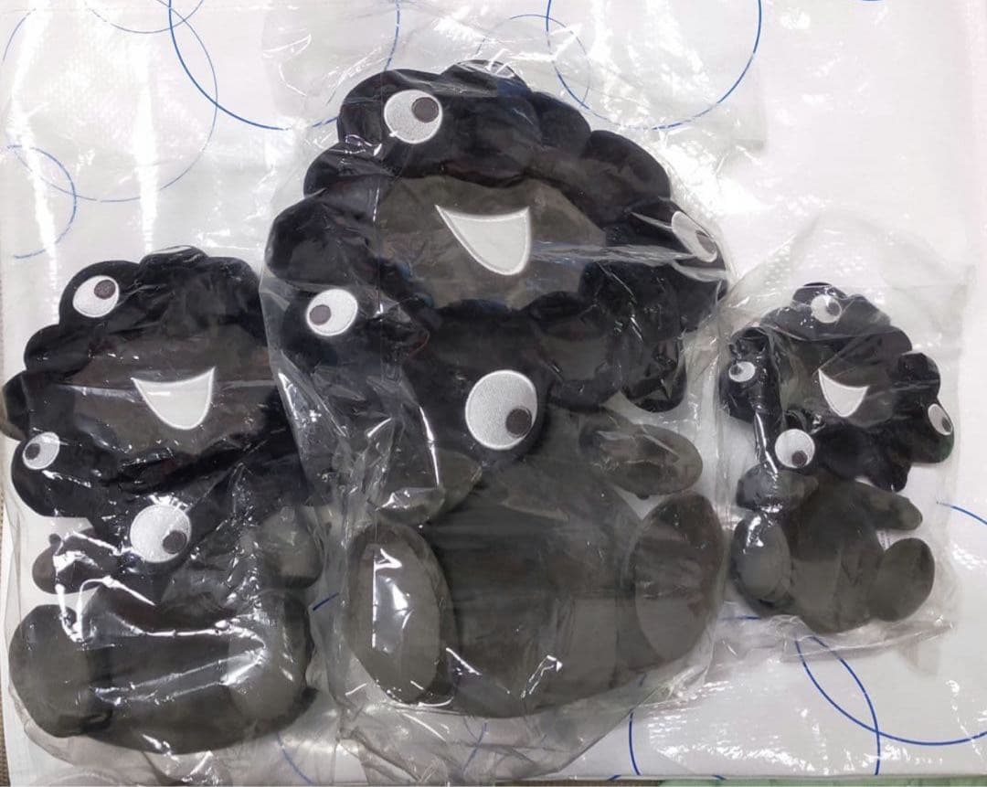 黒ミャクミャク　お手玉風　ぬいぐるみ 3体セット【新品、未使用】