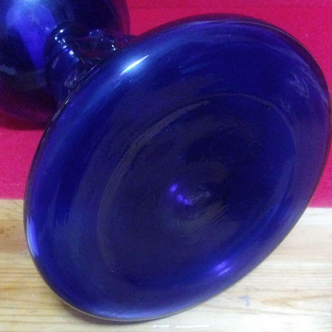 オイルランプの台瑠璃色に花模様