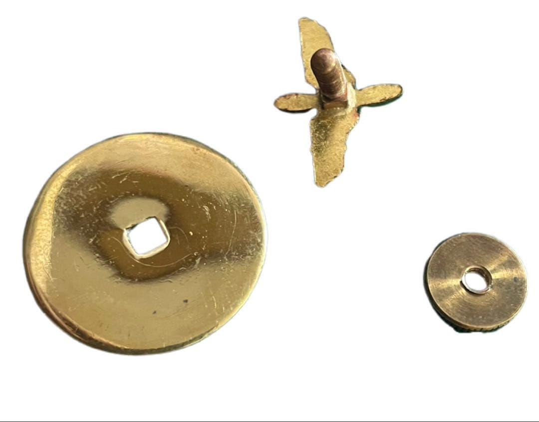 米軍陸軍航空隊本物制服用金属スクリュー式バッジ希少さん