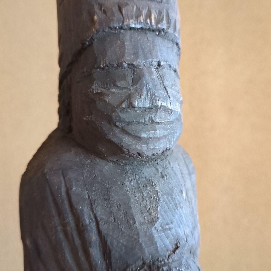 黒い木製彫刻 人形像 約30cm