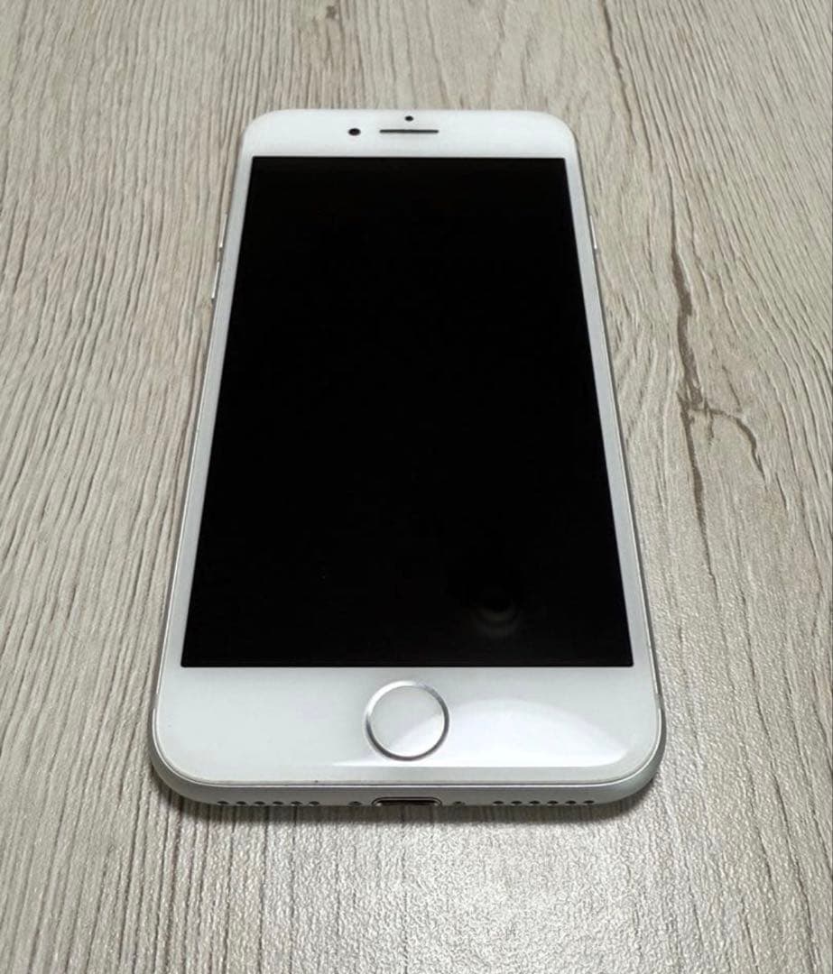 iPhone 8 64GB シルバー