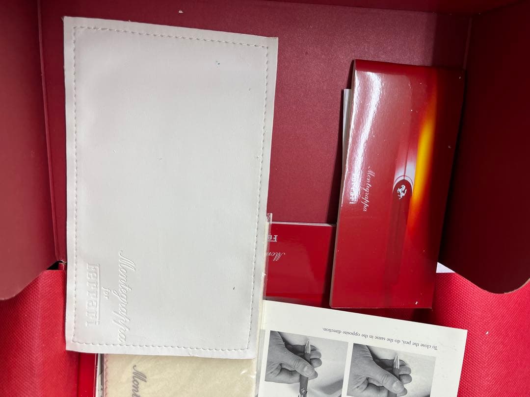 フェラーリ　赤いボールペン 専用ケース付き　シルバー 925