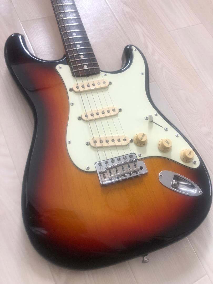 Fender Japan Stratocaster Dimarzioに交換済、他