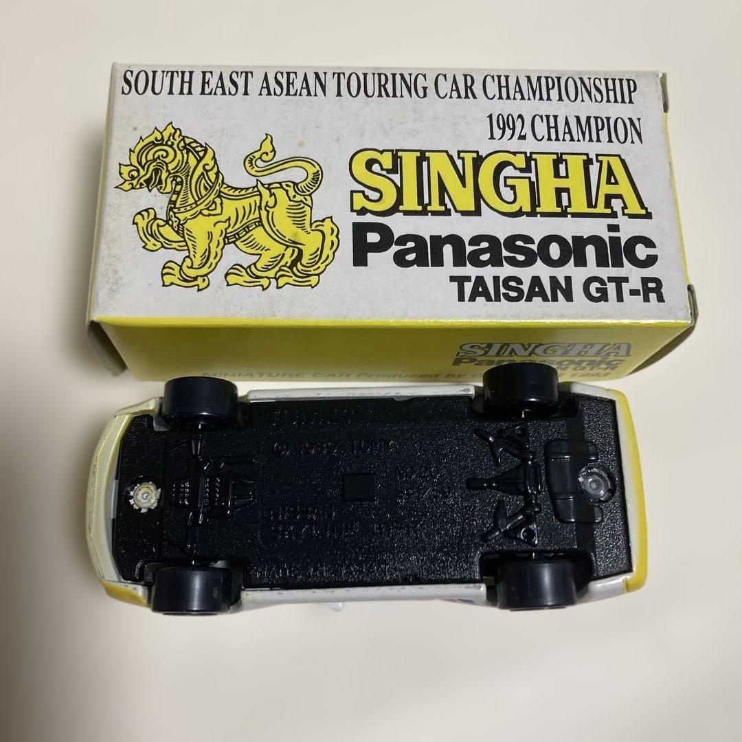 トミカ　SINGHAツーリングカー TAISAN ADVANスカイラインR32