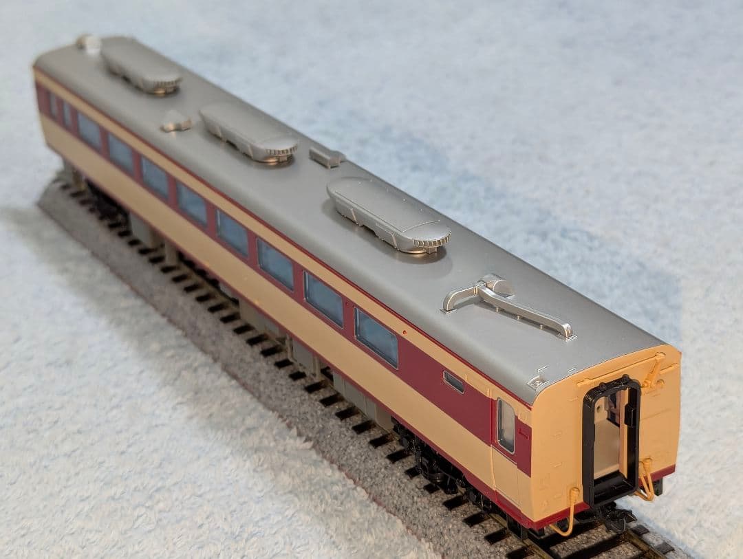 KATO　キハ８０　HOゲージ　【1-611】　　M車