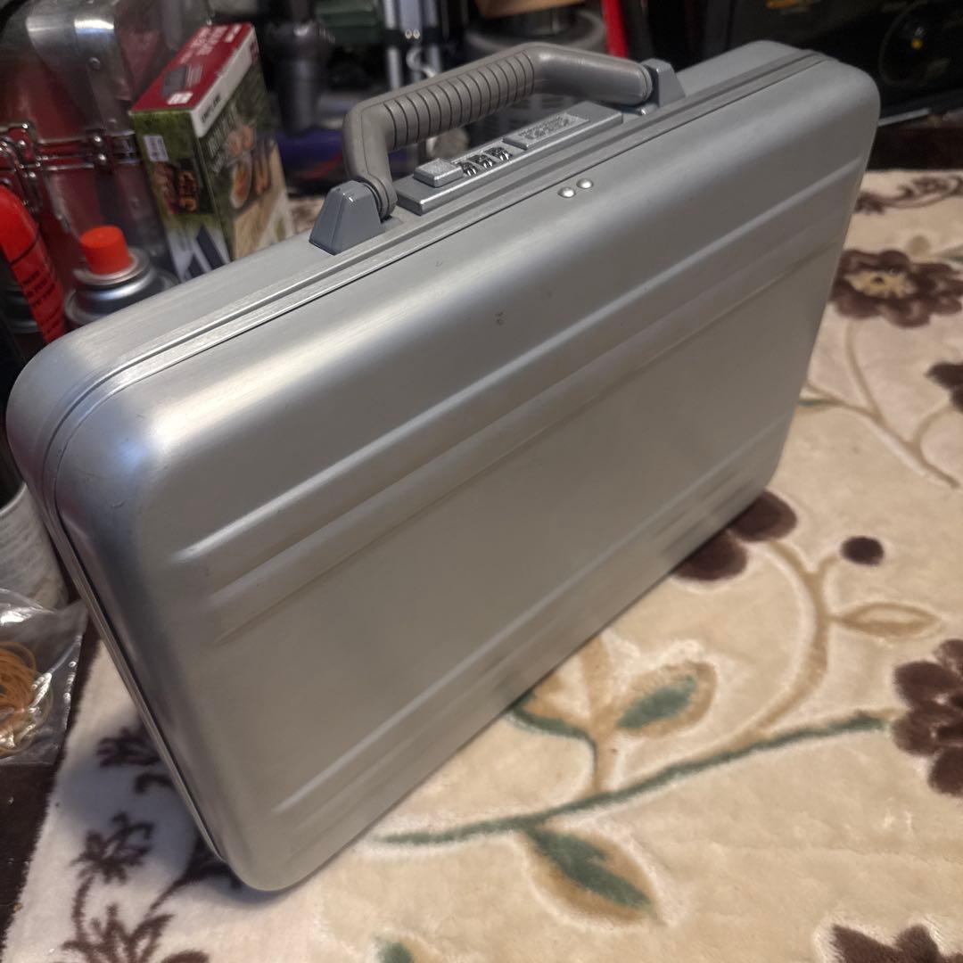 ゼロハリバートン ZERO HALLIBURTON アタッシュケース