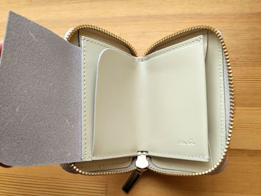 ナダヤ　mu本革 Rファスナー コンパクト財布 HAKU
