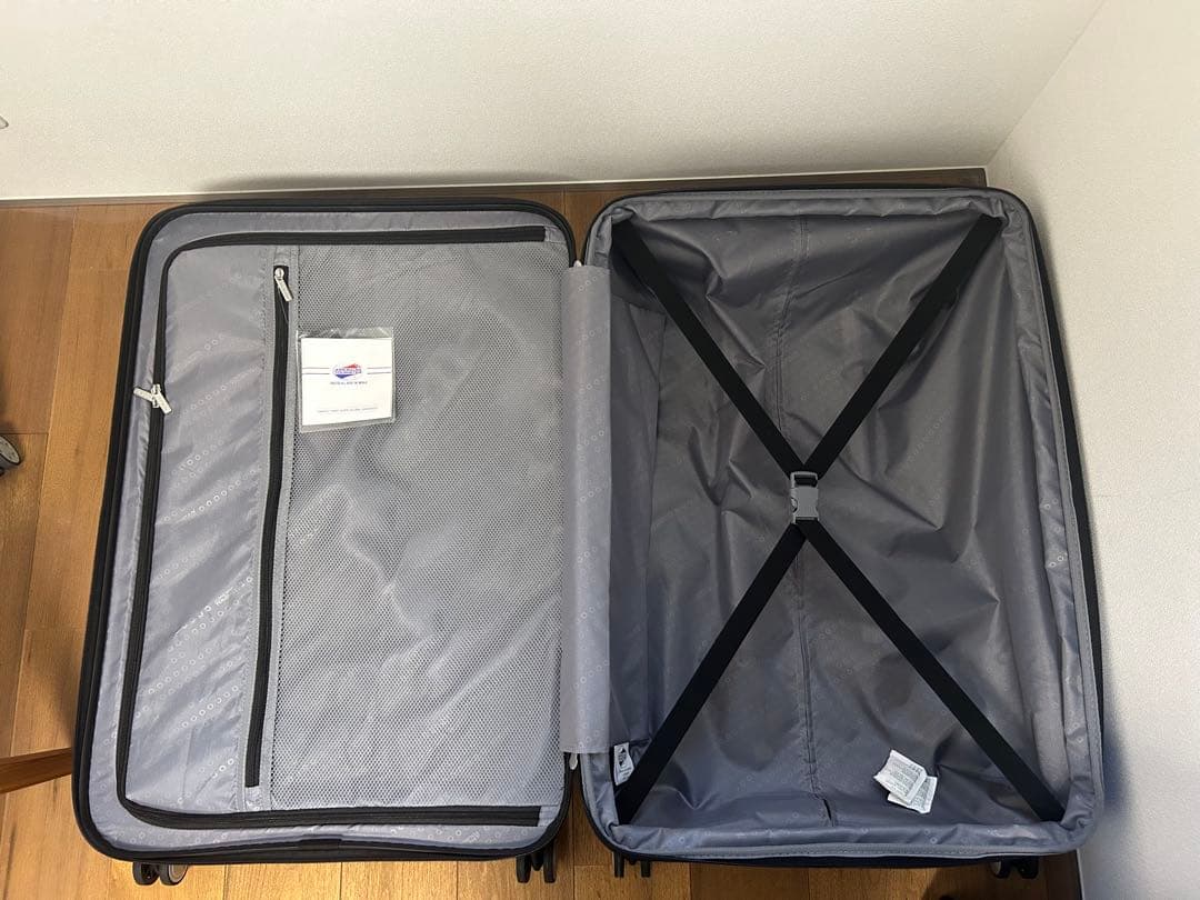 AMERICAN TOURISTER ブラックキャリーケース