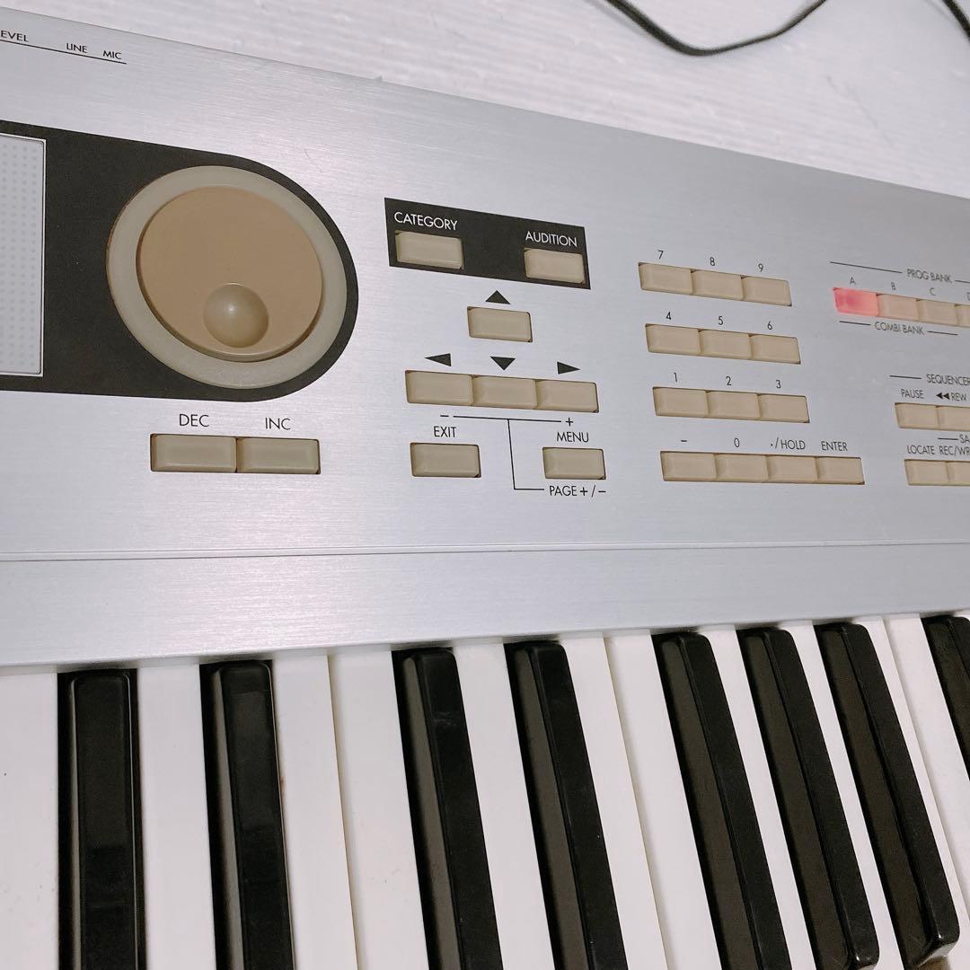 KORG シンセサイザー 61鍵盤 TRITON Le61