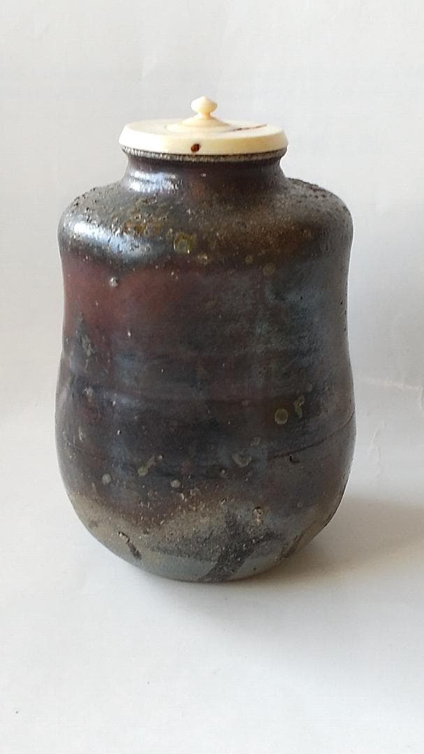 丹波茶入 森本丹山 造 仕覆 二重蔓牡丹 三雲屋緞子 共箱 肩衝茶入 茶入 新品