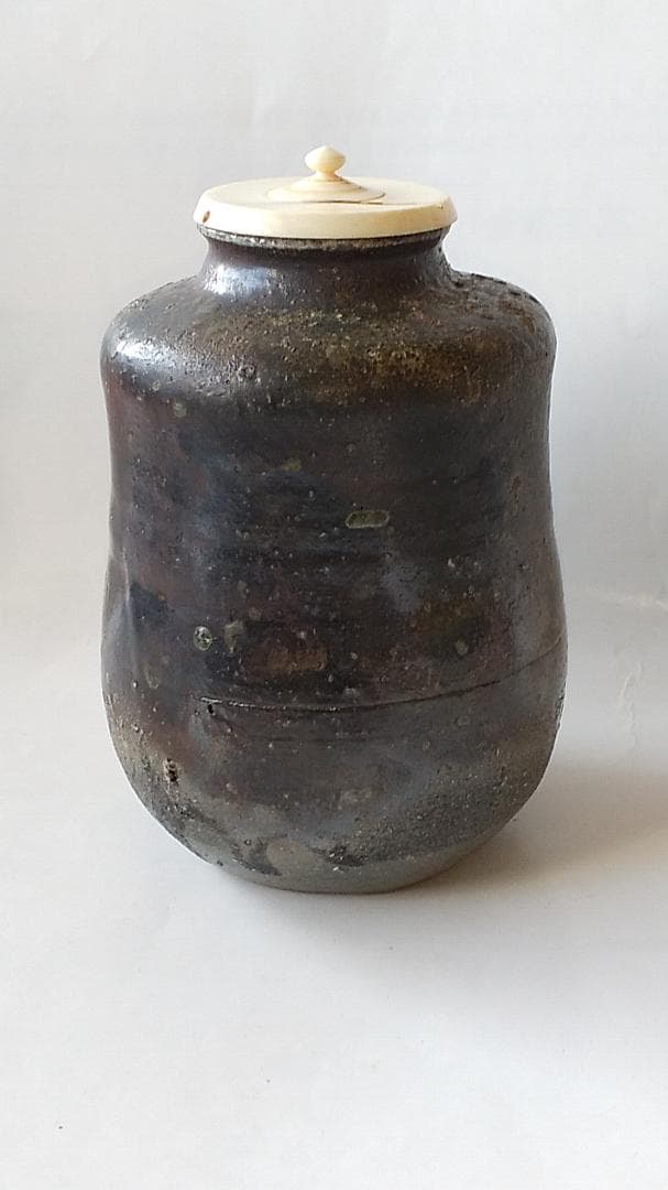 丹波茶入 森本丹山 造 仕覆 二重蔓牡丹 三雲屋緞子 共箱 肩衝茶入 茶入 新品