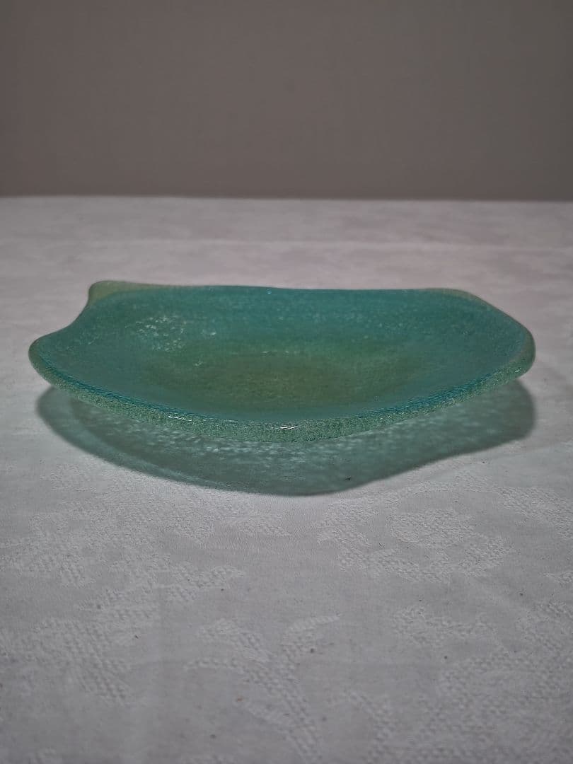 稲盛盛吉　吹き泡ガラス　変型鉢皿　ほぼ新品　刻印有