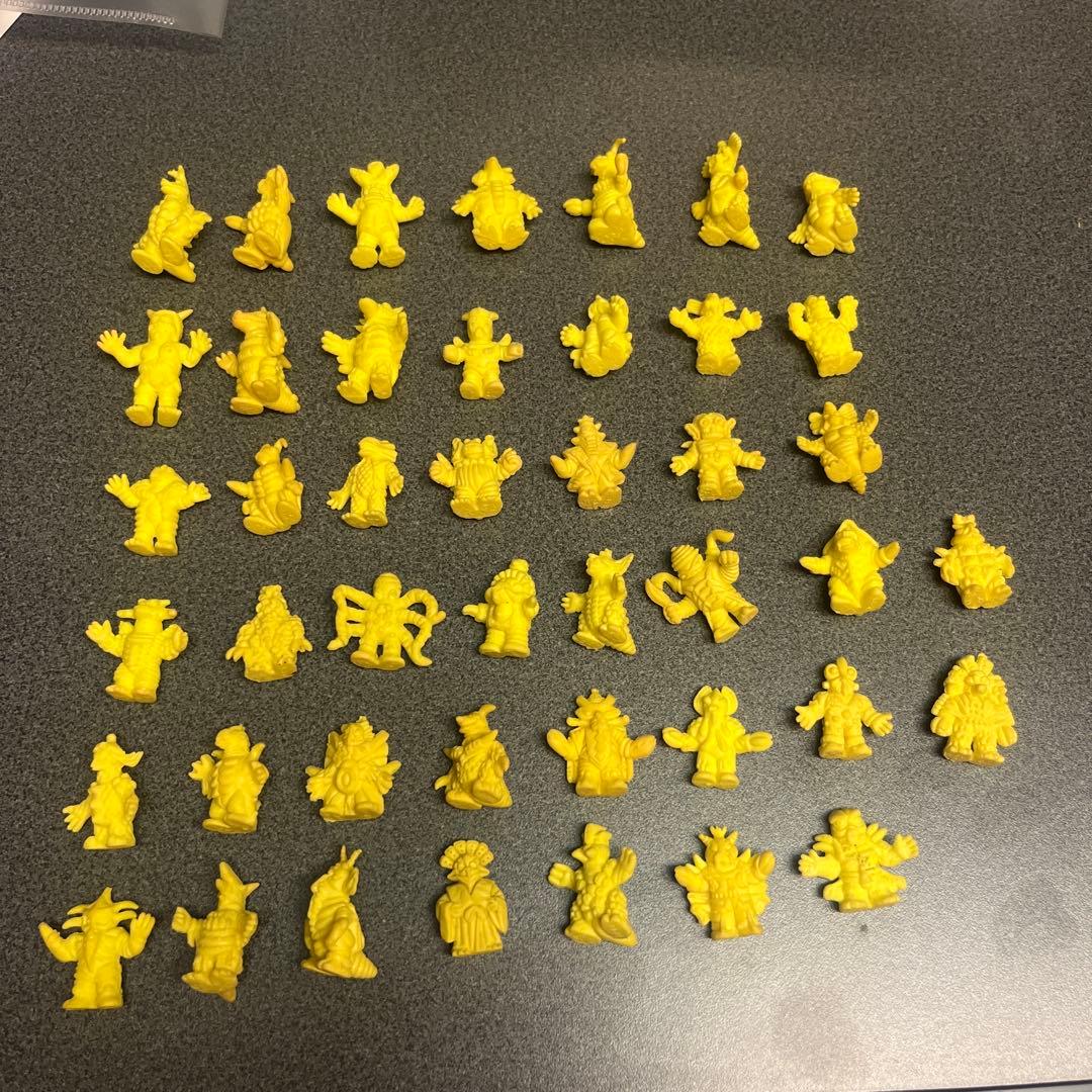 ウルトラマン怪獣消しゴム黄バラ売りOK‼️