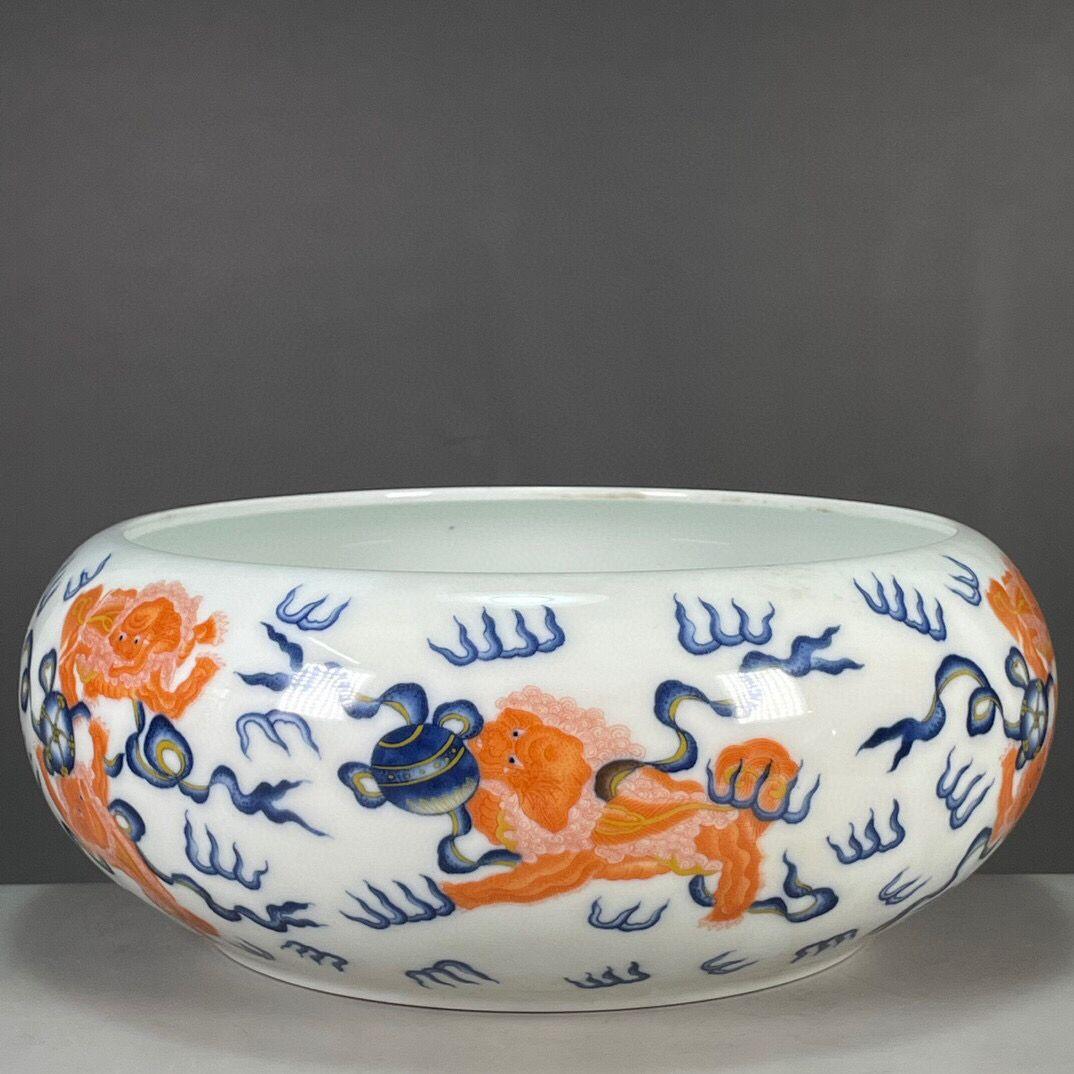 大清乾隆青花釉里红狮子滚绣球图纹笔洗 書道具文房具現代工芸品美術品置物