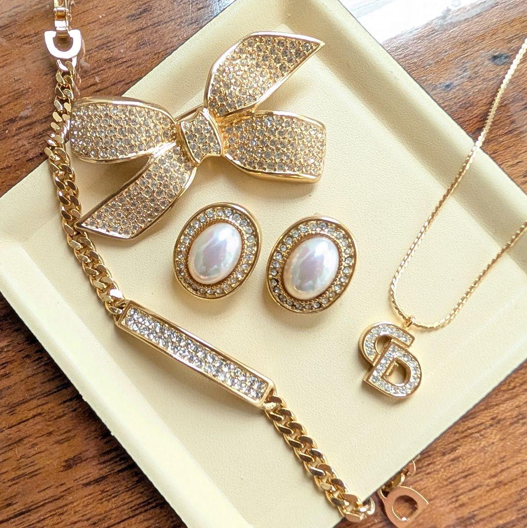 クリスチャンディオール　ブローチ　ラインストーン　ゴールド　美品　リボン　レア