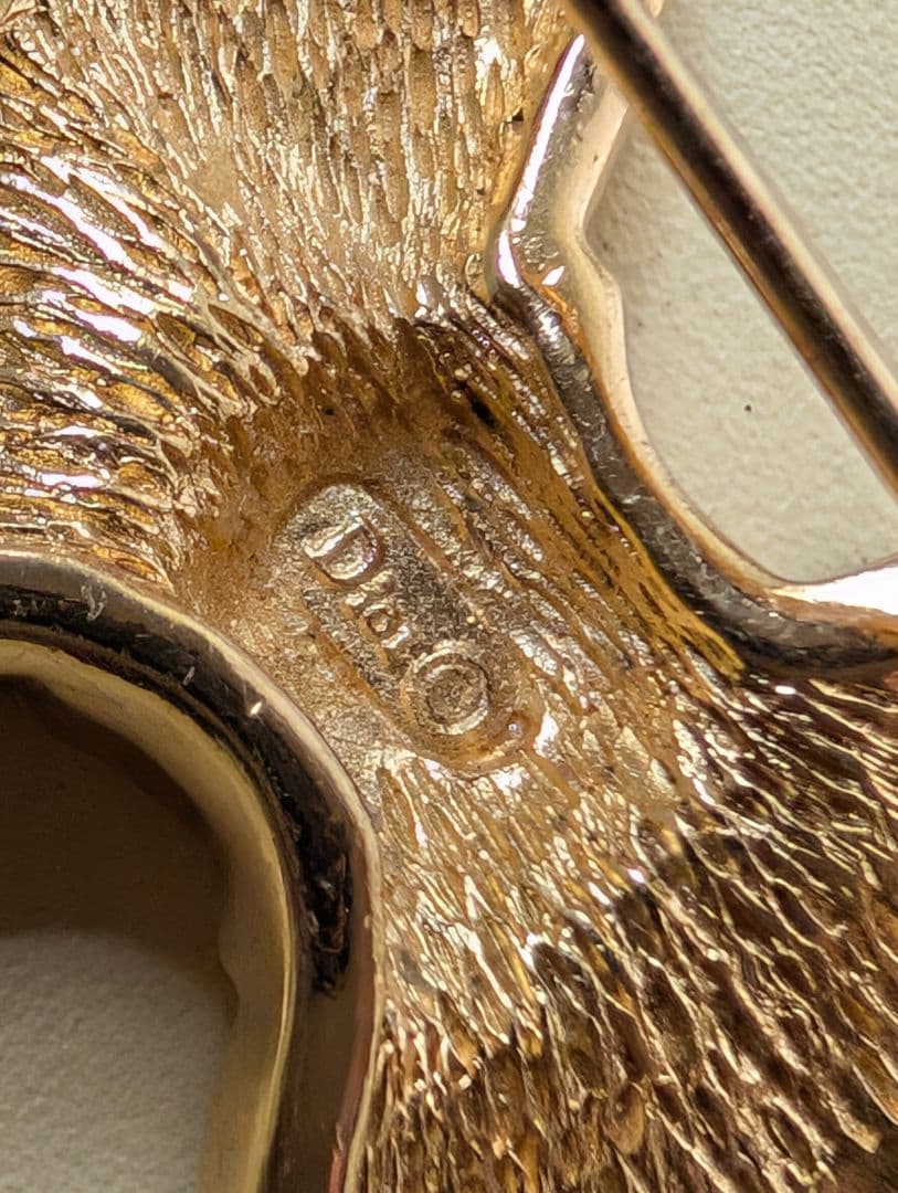 クリスチャンディオール　ブローチ　ラインストーン　ゴールド　美品　リボン　レア