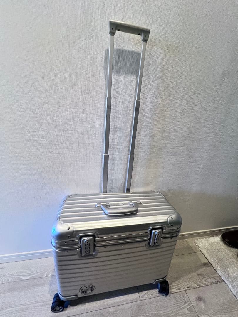 【入手困難】廃盤 旧型 RIMOWA リモワ パイロット 4輪