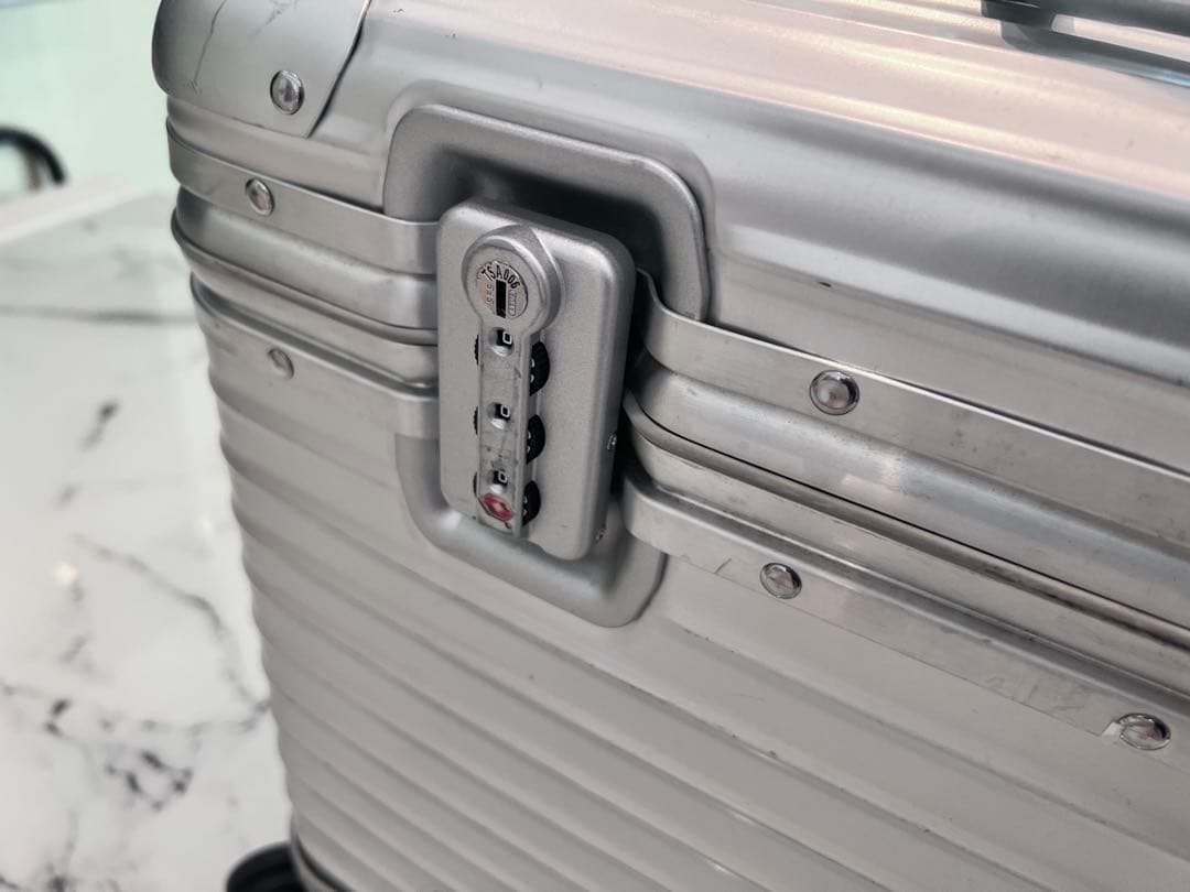 【入手困難】廃盤 旧型 RIMOWA リモワ パイロット 4輪