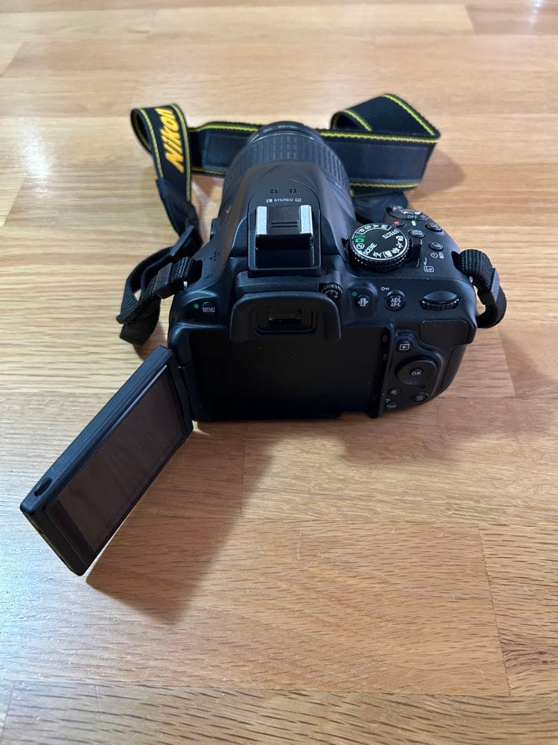Nikon 一眼レフカメラ　D5200