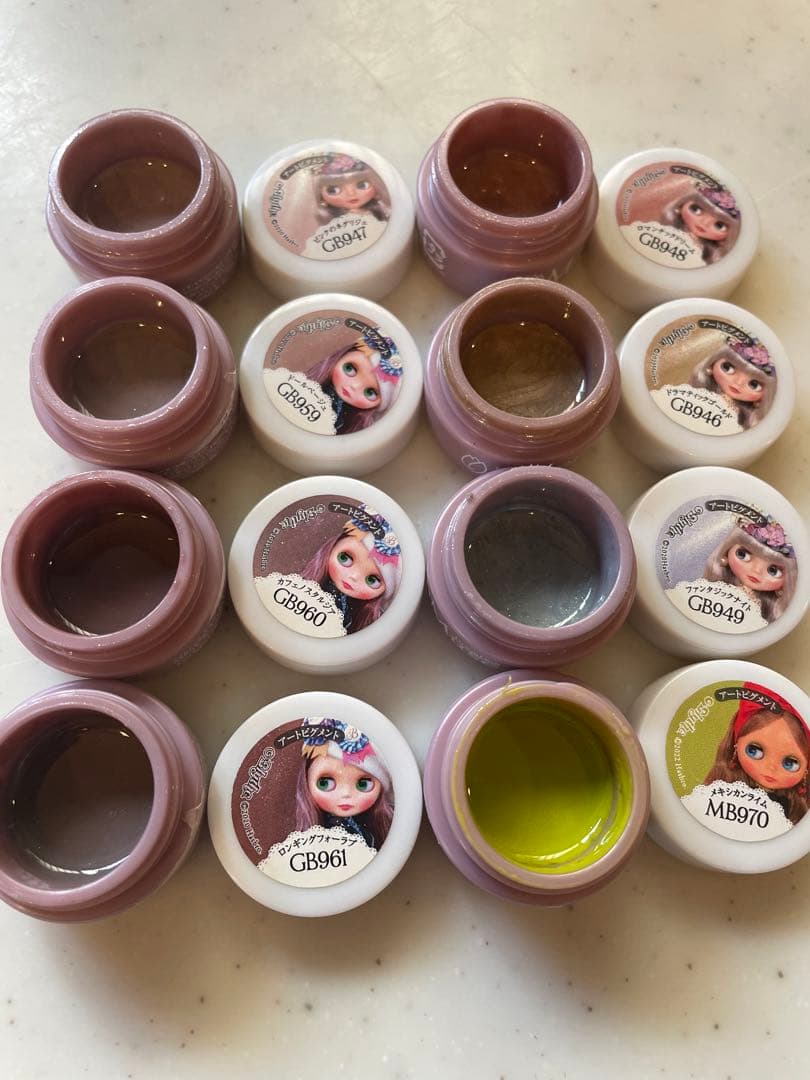 プリジェル　カラーまとめ売り32個 開封済み ミューズ　ジェルネイル