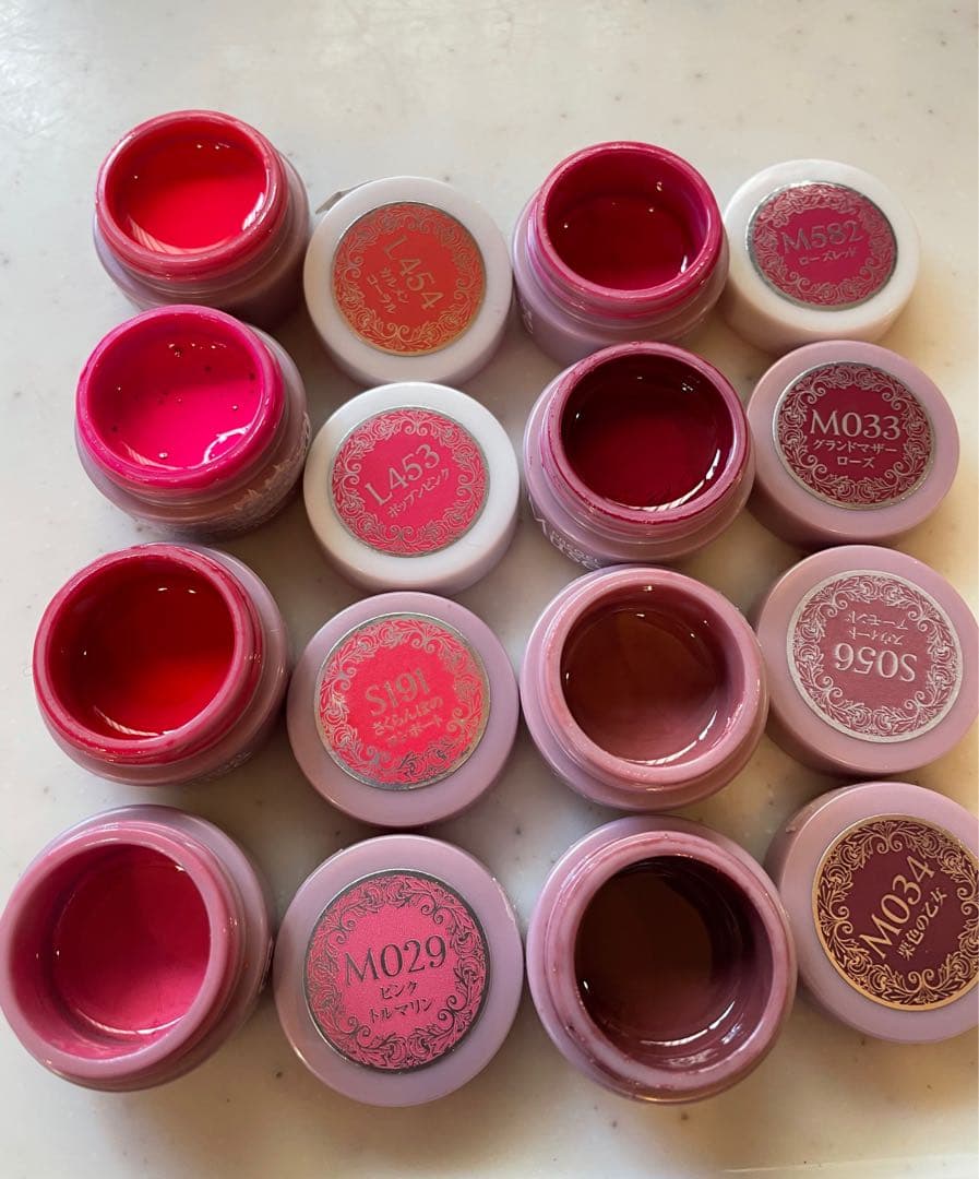 プリジェル　カラーまとめ売り32個 開封済み ミューズ　ジェルネイル