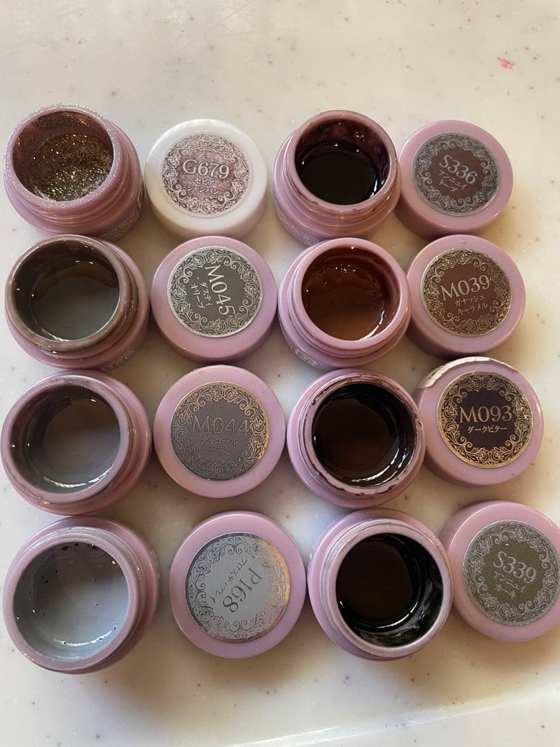 プリジェル　カラーまとめ売り32個 開封済み ミューズ　ジェルネイル