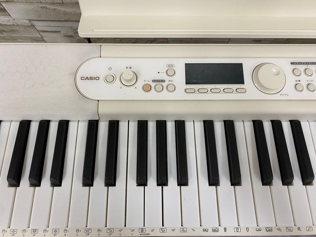 カシオ　電子キーボード　LK-526 2022年製　61鍵盤