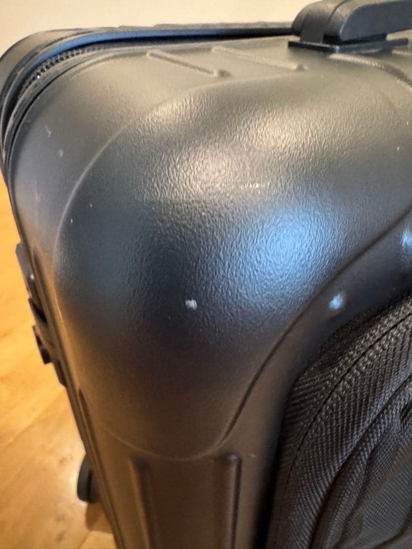 RIMOWA 正規品　ブラック キャリーケース