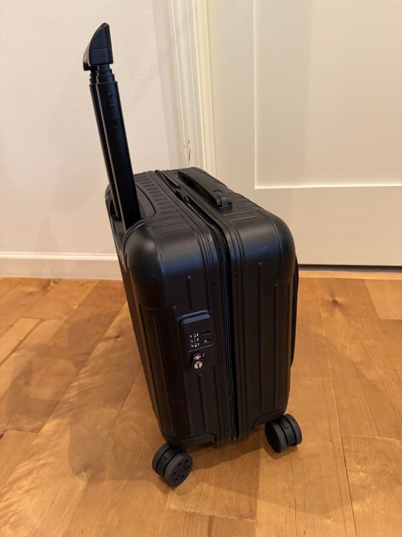 RIMOWA 正規品　ブラック キャリーケース