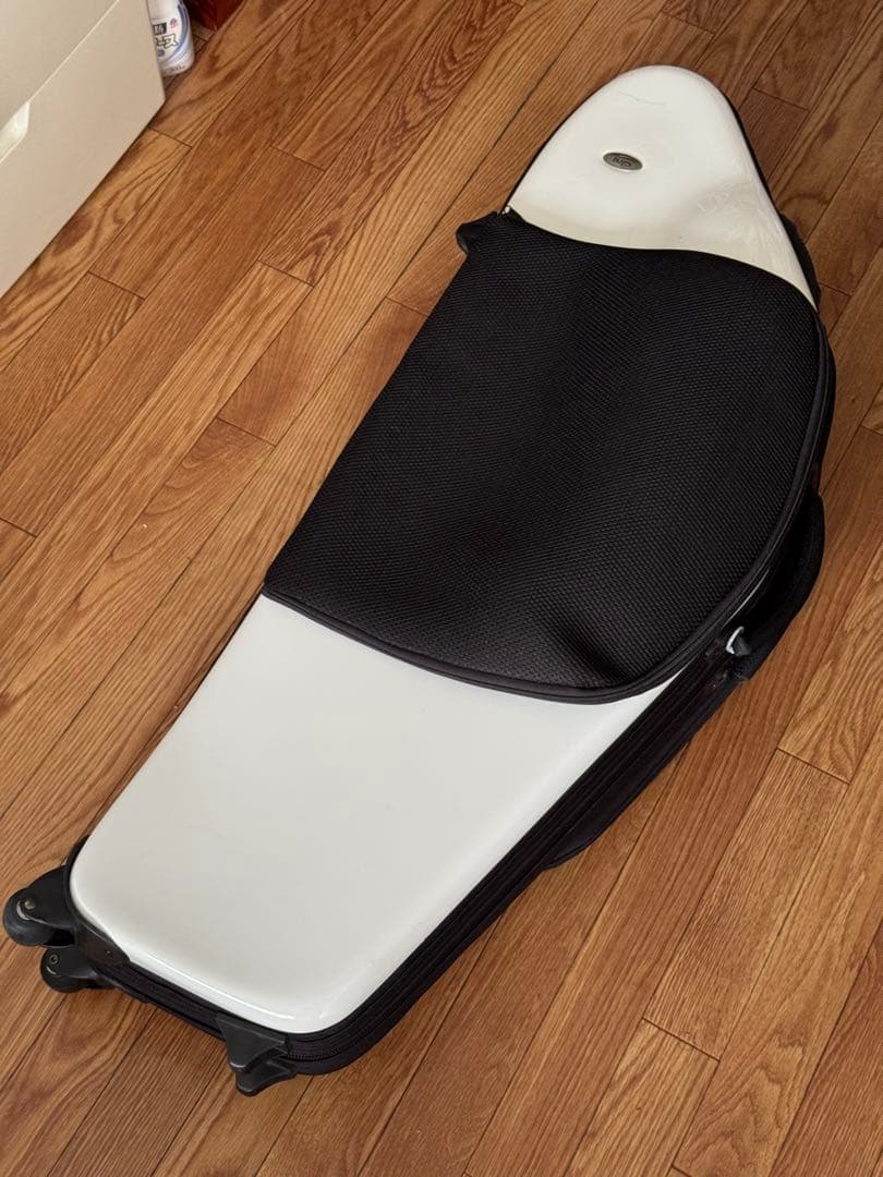 Bags バリトンサックスケース　ホワイト