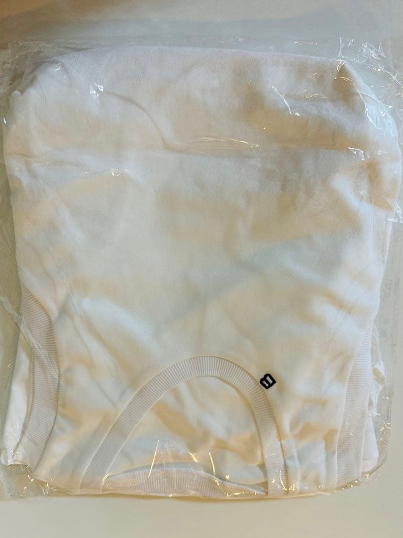 セール1点のみBibiy IRIS RUFFLE TOP ホワイト