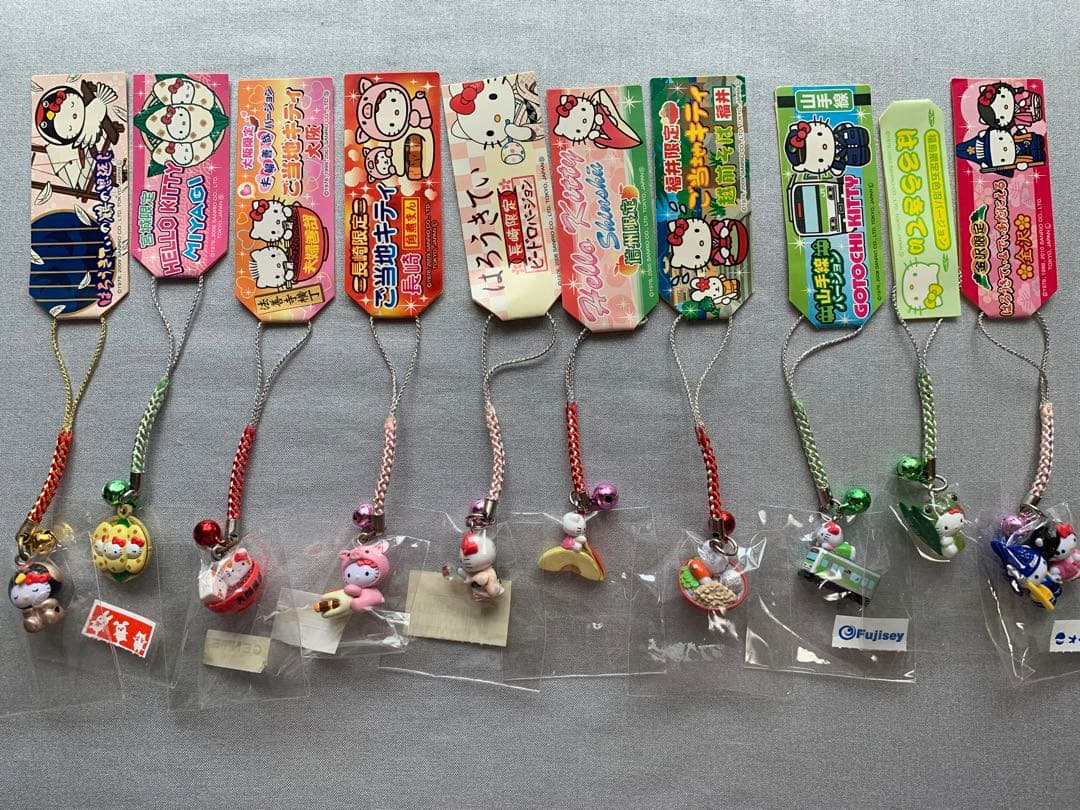 ご当地キティ　根付け40点まとめ売り