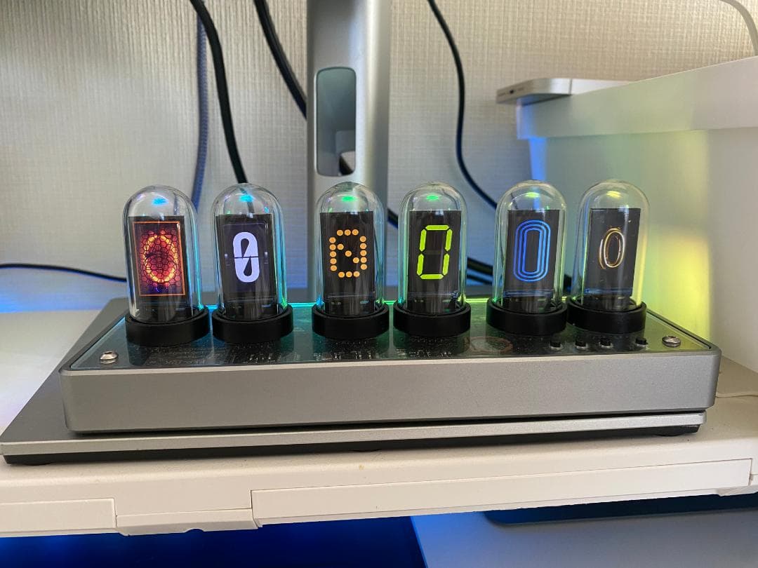 ア*ン様 ニキシー管風 置き時計 MARVEL TUBES 中古