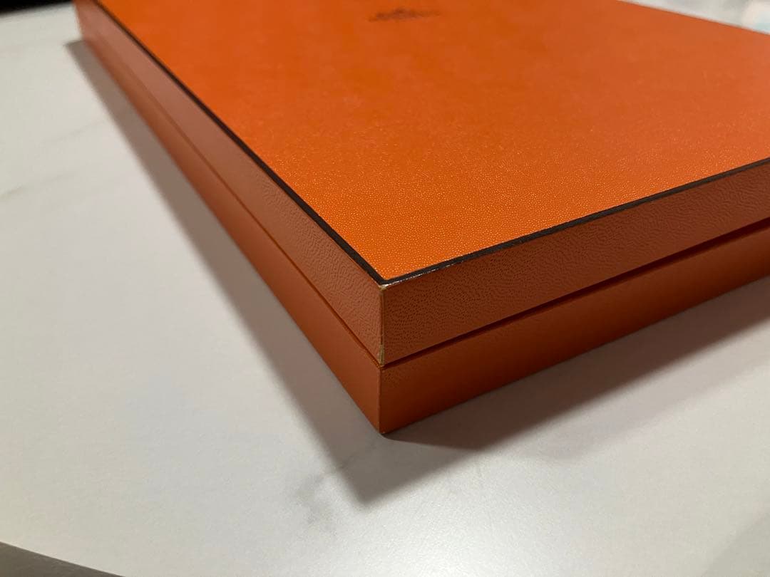 HERMES オレンジ ギフト箱 大きめ　ネックレスケース空箱