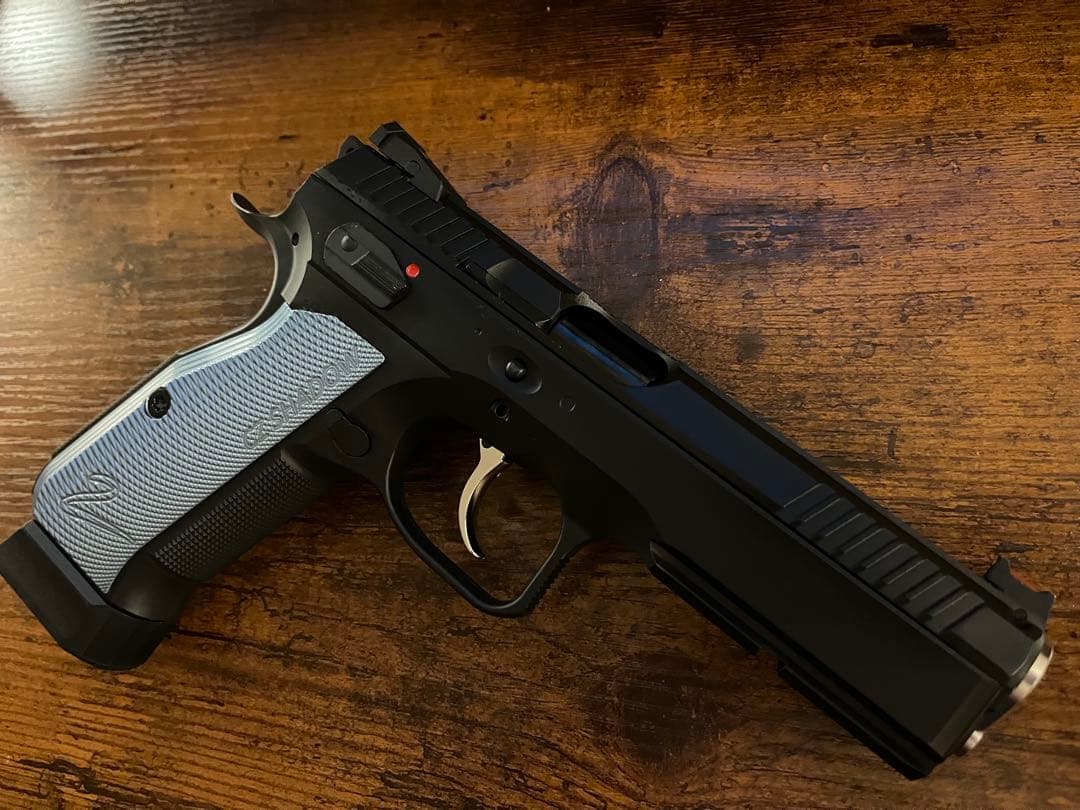 carbon8 CZ SHADOW 2 ガCO2スガン