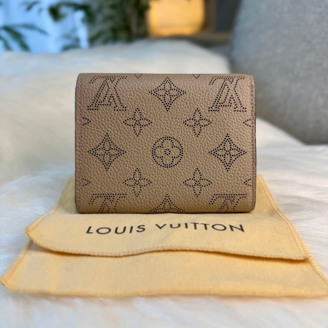 ルイヴィトン ポルトフォイユ マヒナ イリス ガレ 二つ折り財布