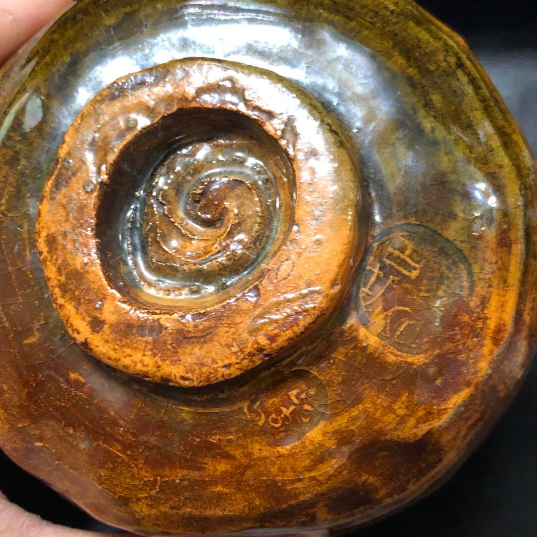 究極の古美術◾️蔵から美しい飴色の艶やかでかなり良さそうな抹茶茶碗が出て来ました。